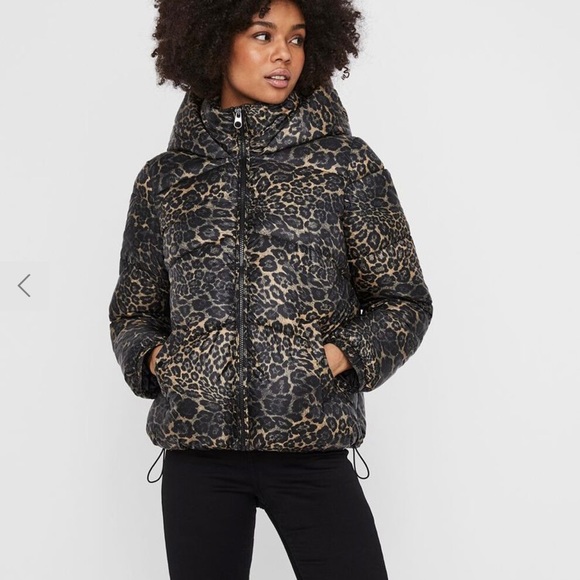 SOLD! Vero Moda light puffer jacket - Picture 6 of 13